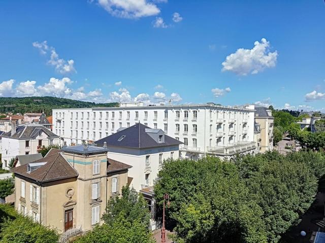 Vittel Spacieux 2 pièces Rénové - Confortable - Vue - 200 mètres Thermes Esterno foto